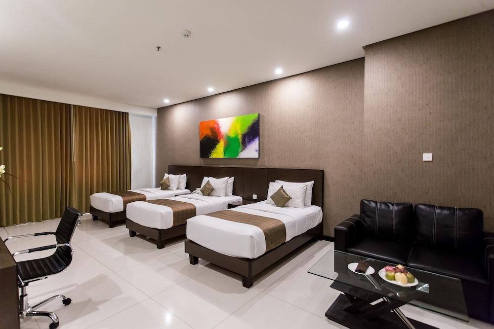 Savana Hotel & Convention Malang Exterior photo